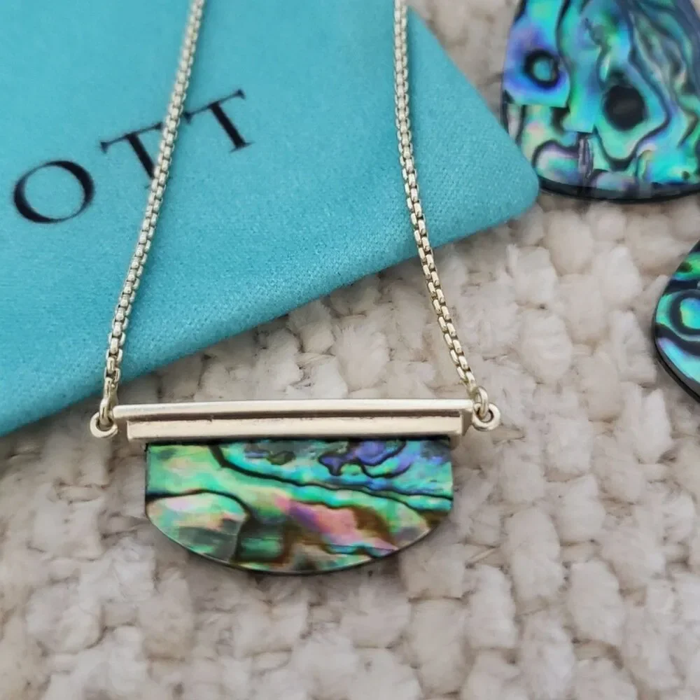 NWOT Kendra Scott Dean Necklace in Abalone Shell $ 65.00